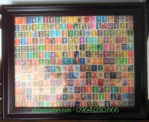 Tranh ghép tem Nữ hoàng Elizabeth II gồm 260 con tem