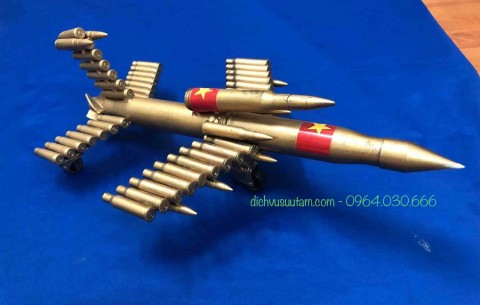 Mô hình máy bay chiến đấu làm bằng vỏ đạn (loại lớn 1,1kg)
