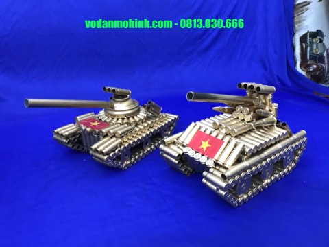 Bộ 2 chiếc xe tăng vỏ đạn mẫu nhỏ khác nhau
